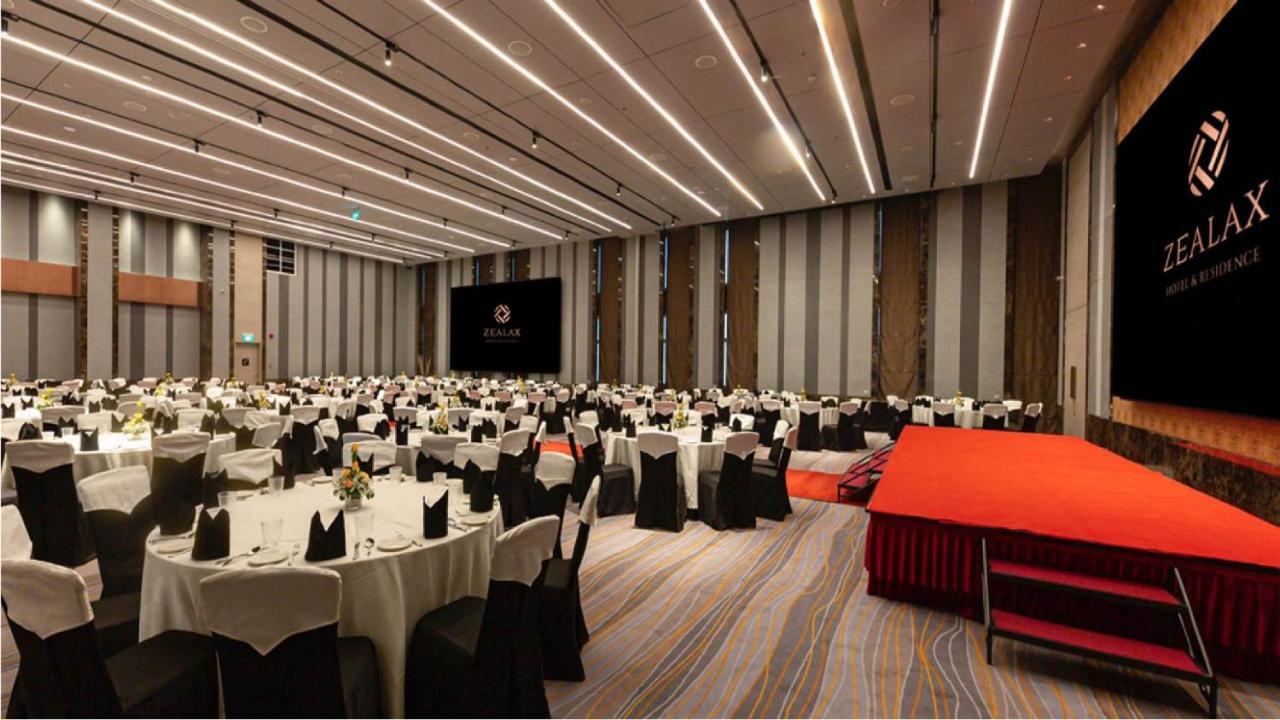יאנגון Zealax Hotel & Residence מראה חיצוני תמונה