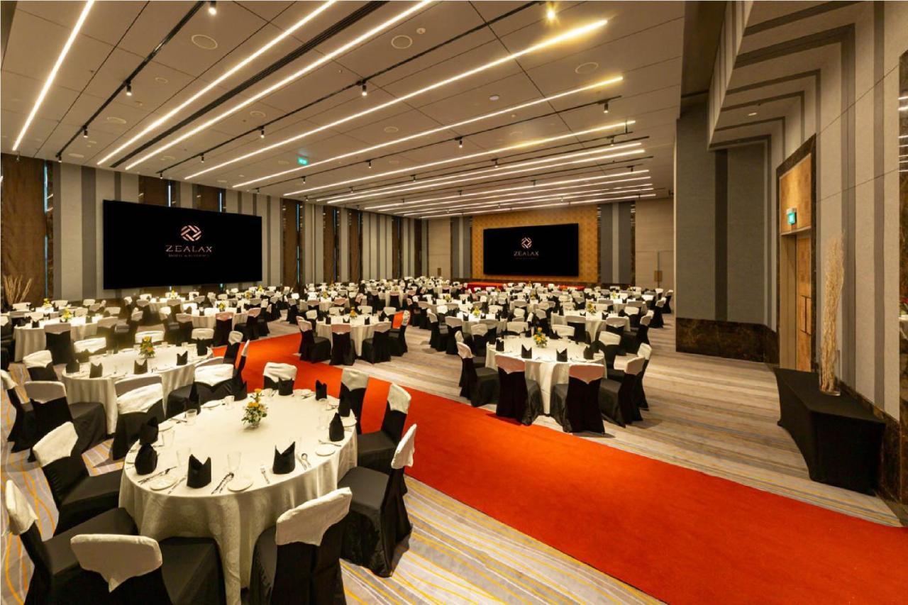יאנגון Zealax Hotel & Residence מראה חיצוני תמונה